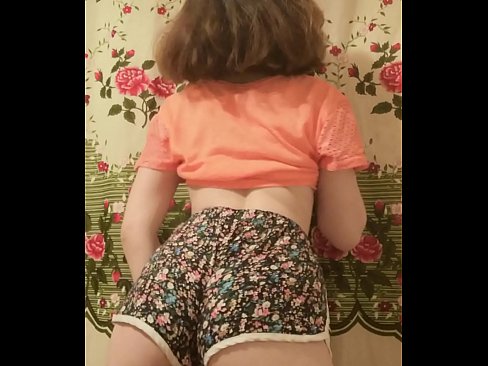 ❤️ Секси младо бебе кое ги соблекува шорцевите пред камера ❌ Само порно кај нас